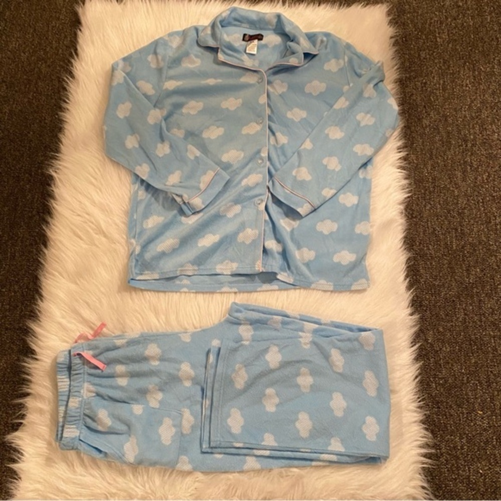 Angelina Pajamas Set Womens Size XL Blue-White Clouds Pockets Button Down‎